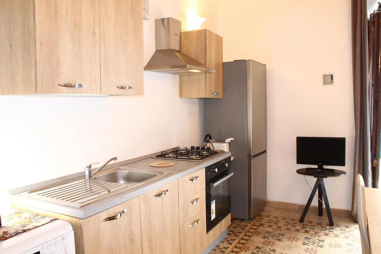 L'Arco Apartment Terrasini 0*,